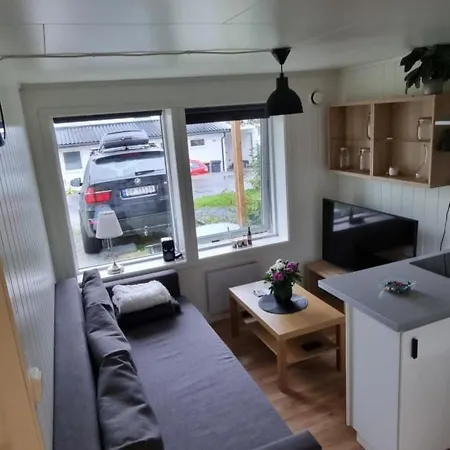 Small Cosy And Fully Equipped With The Possibility To Rent A Car Leilighet *