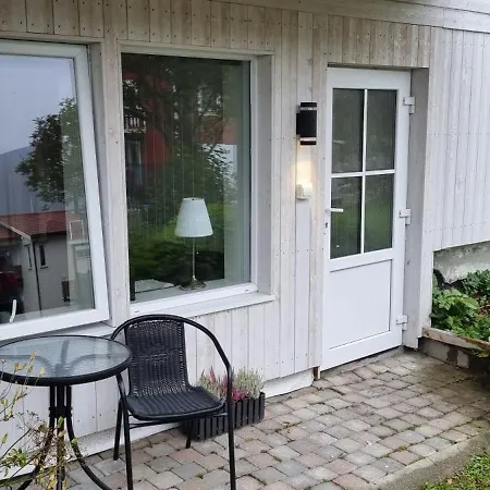 Small Cosy And Fully Equipped With The Possibility To Rent A Car Through Getaround